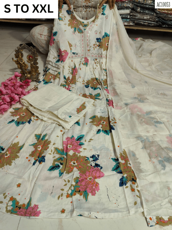 Heavy Aliacut kurta with matching pants and dupatta in size S to XXL, featuring intricate design by Vastra Collection.