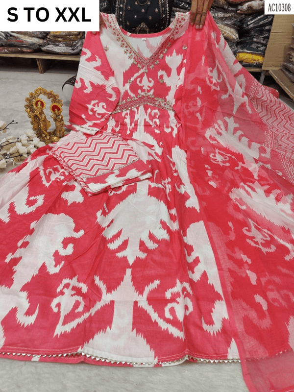 Heavy Aliacut kurta set with matching dupatta in size S to XXL, featuring intricate design by VASTRA COLLECTION.